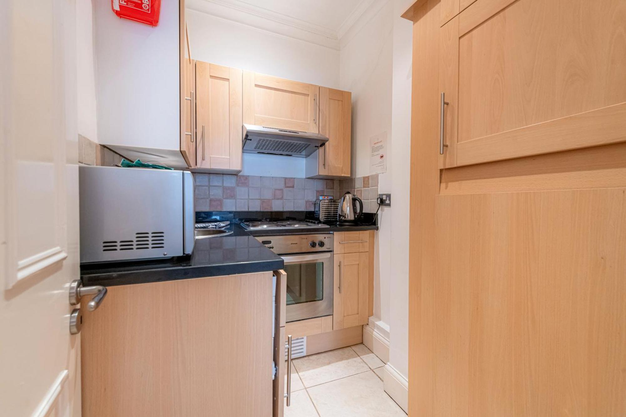 17 Hertford Street London Room photo