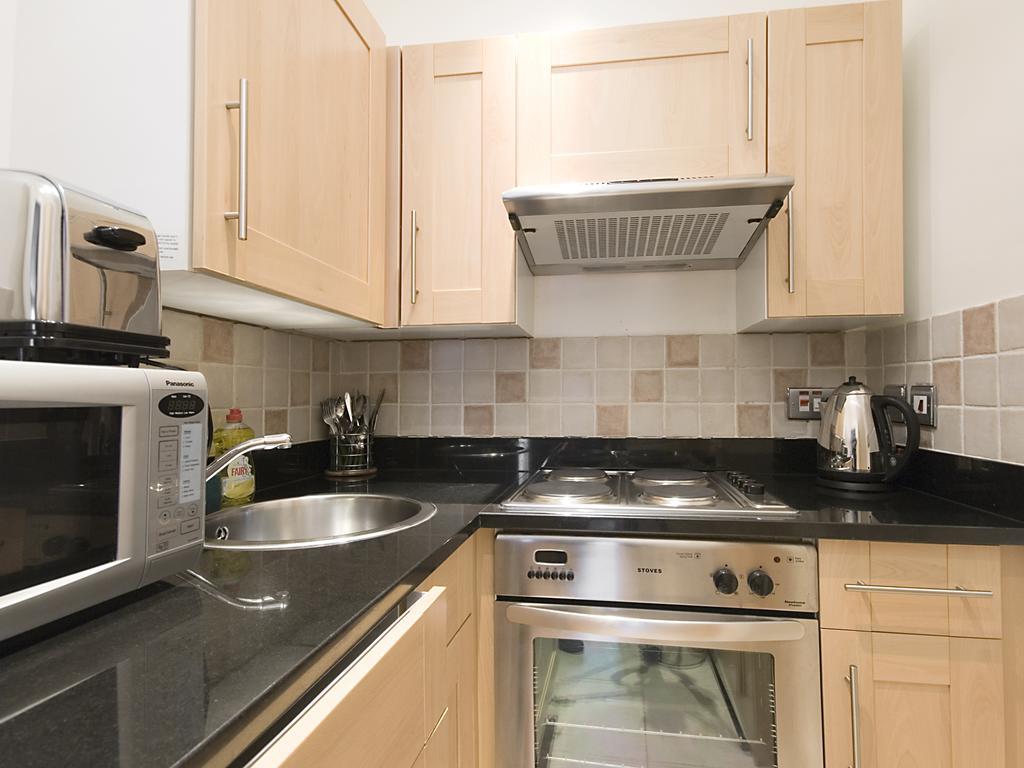 17 Hertford Street London Room photo
